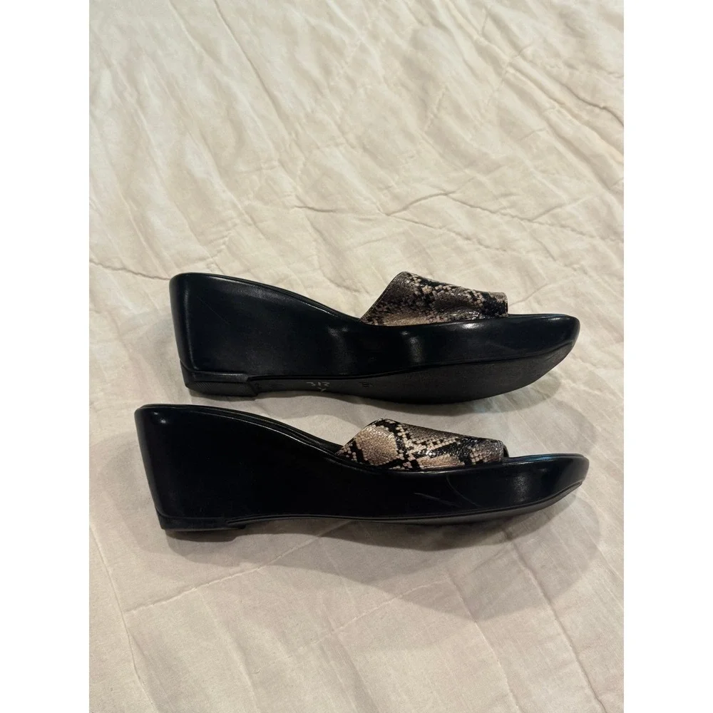 Athena Alexander Womens 8 Black Faux Snakeskin Platform Wedge Slide Sandals